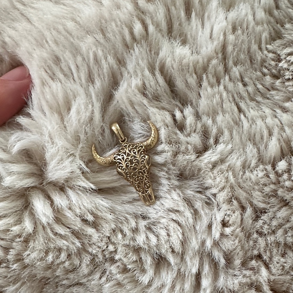 Gold Bull Skull pendant - Picture 2 of 7